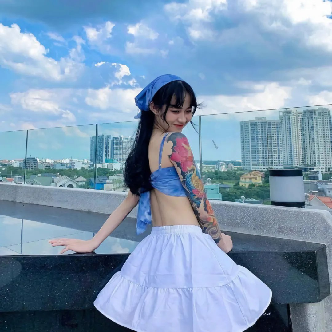 闺密妙诗吟